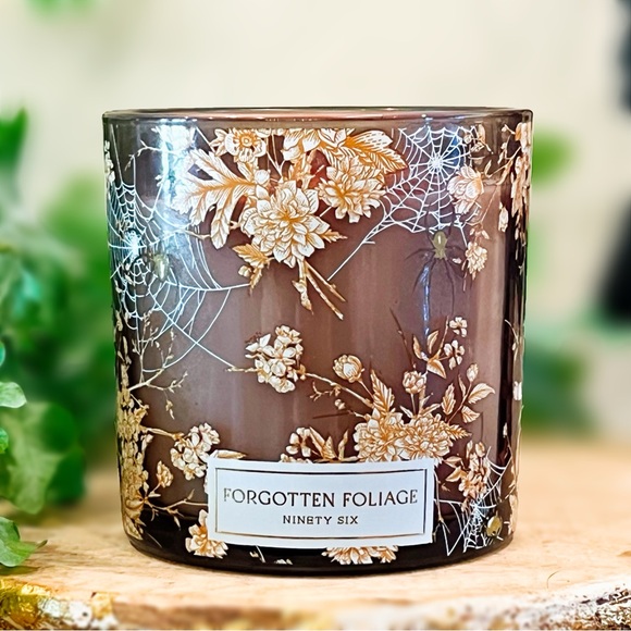 NEW DW Home Ninety Six Forgotten Foliage 13.2 OZ Smoky Glass Candle - Picture 1 of 10